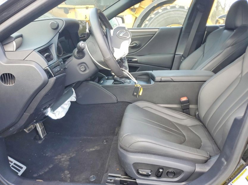 Used 2024 Lexus ES 300h F Sport w/ Accessory Package (Z2) FWD image 6