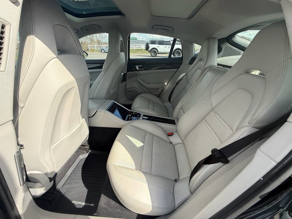 Used 2018 Porsche Panamera 4S image 19