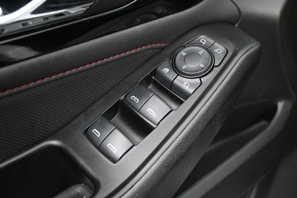 Used 2023 Chevrolet Traverse RS FWD image 14