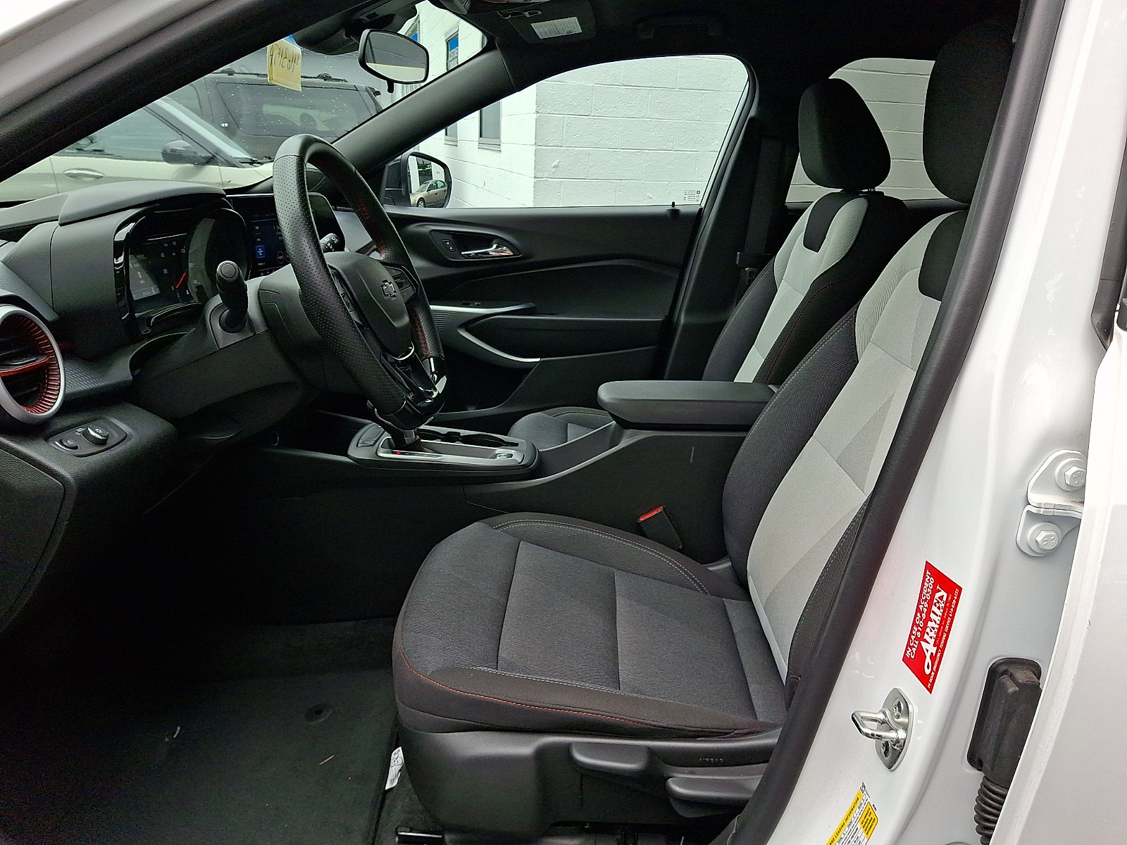 Used 2025 Chevrolet Trax RS w/ Driver Confidence Package FWD image 14