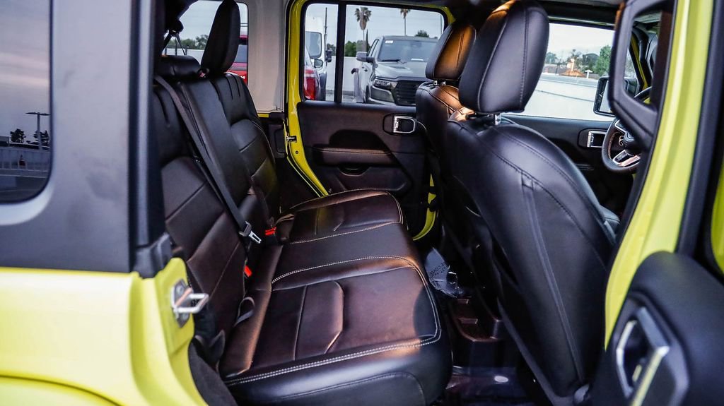 Used 2023 Jeep Wrangler Unlimited Sahara AWD/4WD image 20