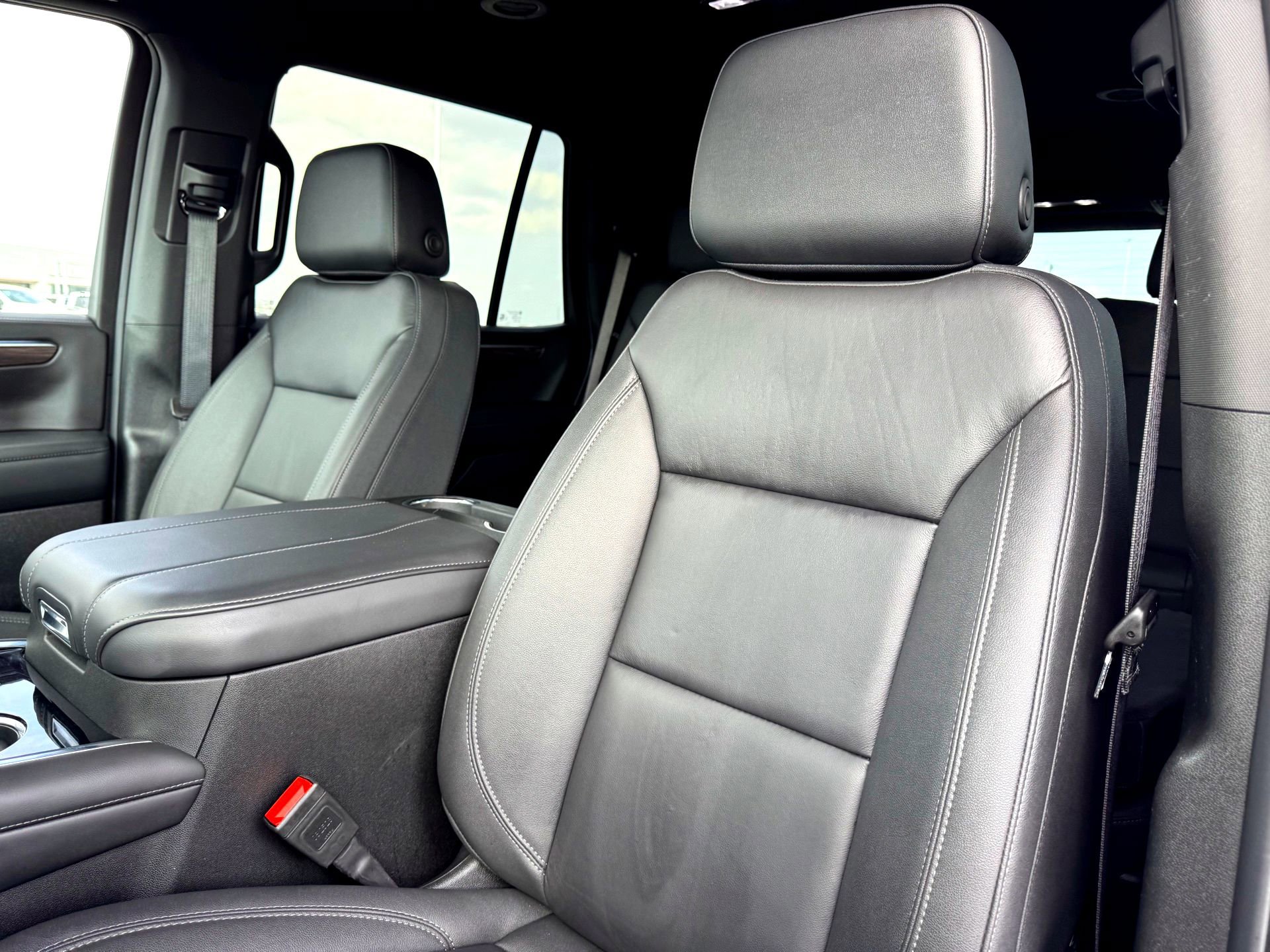 Used 2025 Chevrolet Tahoe LT w/ Comfort Package image 13