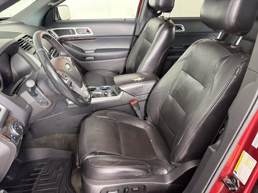 Used 2015 Ford Explorer Limited w/ Equipment Group 302A AWD/4WD image 11