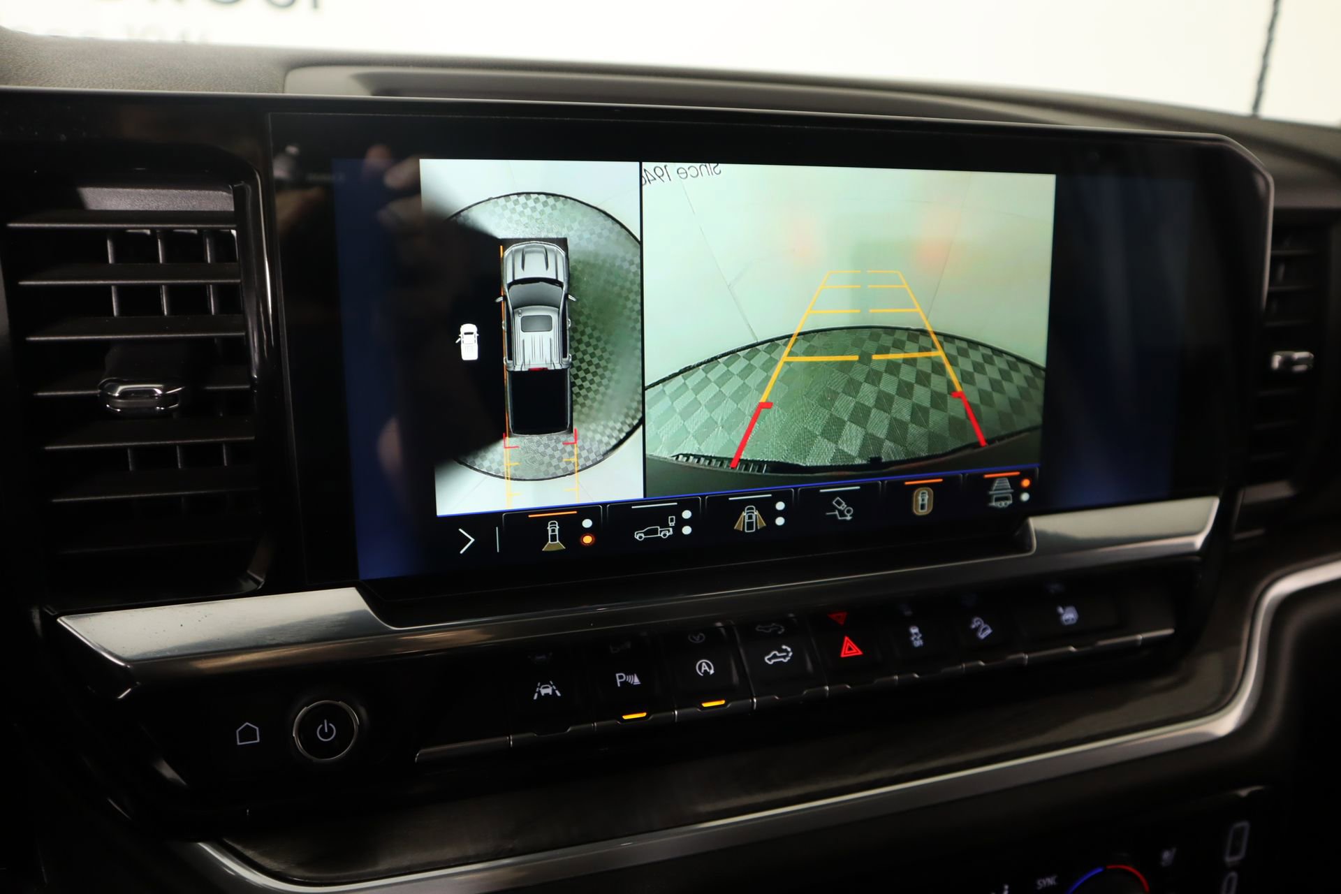 Used 2025 Chevrolet Silverado 1500 LTZ image 6