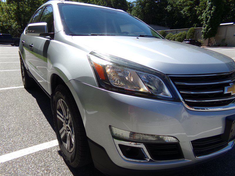 Used 2017 Chevrolet Traverse LT AWD/4WD image 4