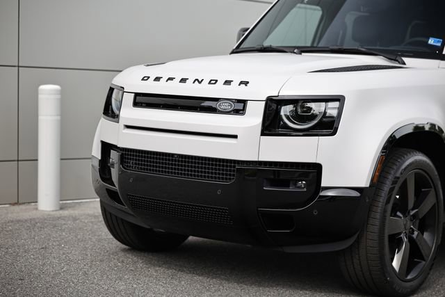 New 2026 Land Rover Defender 110 X-Dynamic SE AWD/4WD image 2