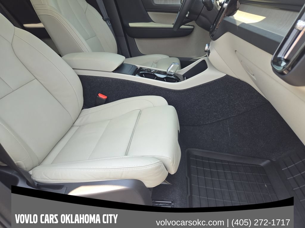 Certified 2023 Volvo XC40 B4 Plus w/ Driver Assist Package FWD image 16