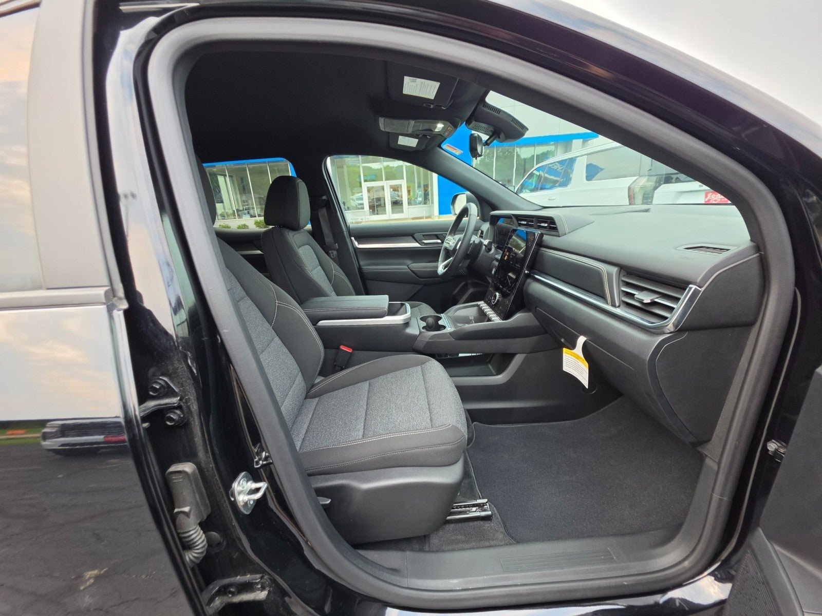 Used 2025 GMC Terrain Elevation w/ Technology Package II AWD/4WD image 13
