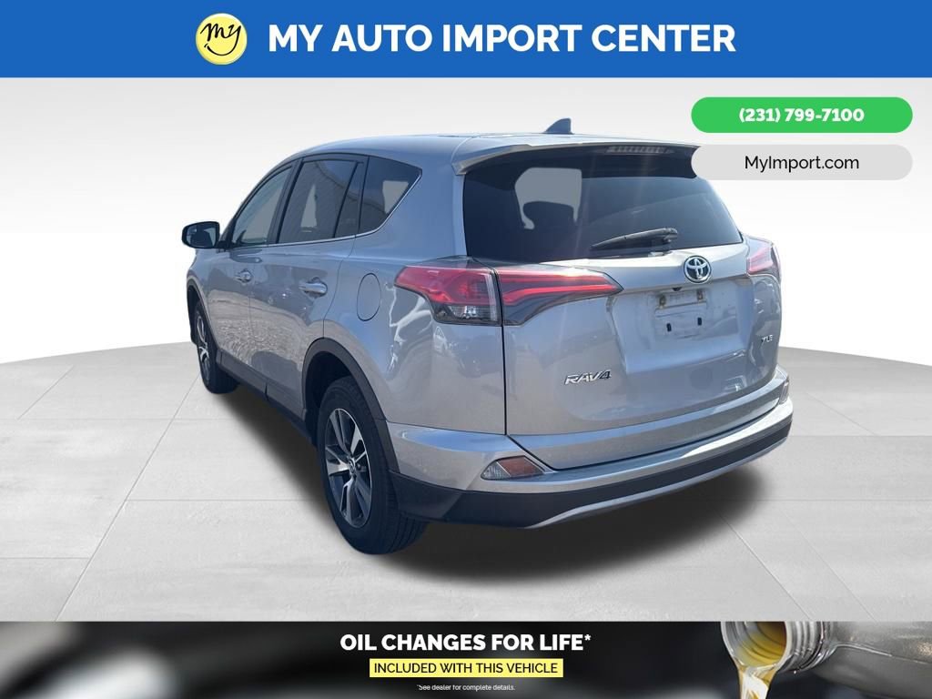 Used 2018 Toyota RAV4 XLE image 4