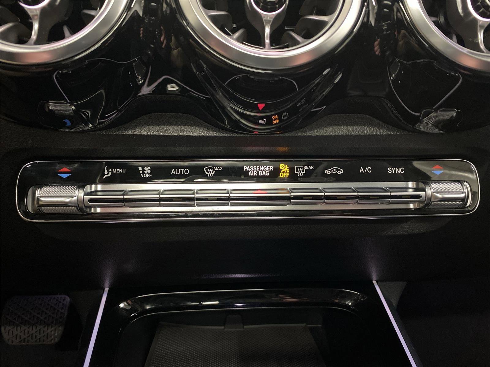 Used 2022 Mercedes-Benz GLB 250 4MATIC image 21