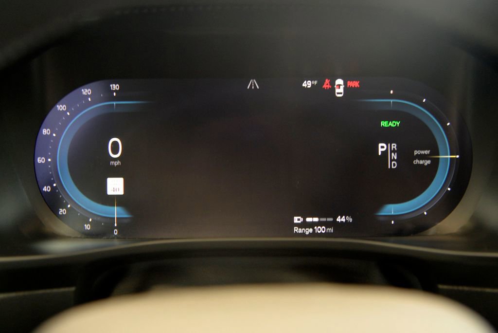 Used 2023 Volvo C40 P8 Recharge Plus image 21