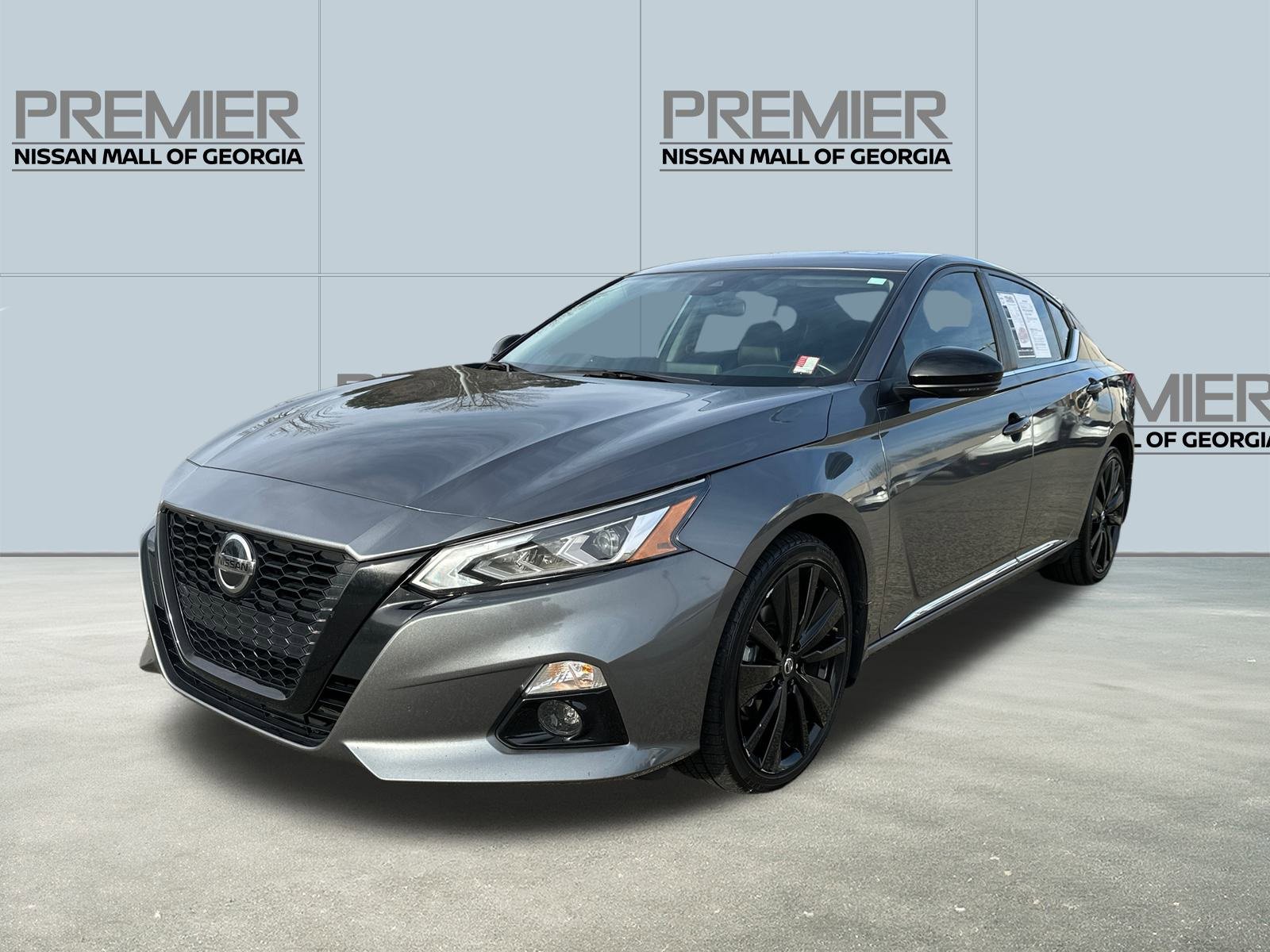 Used 2022 Nissan Altima 2.5 SR w/ Midnight Edition Package