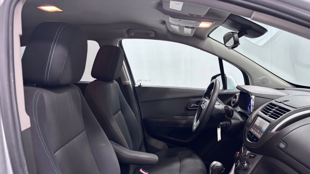 Used 2016 Chevrolet Trax LT FWD image 19