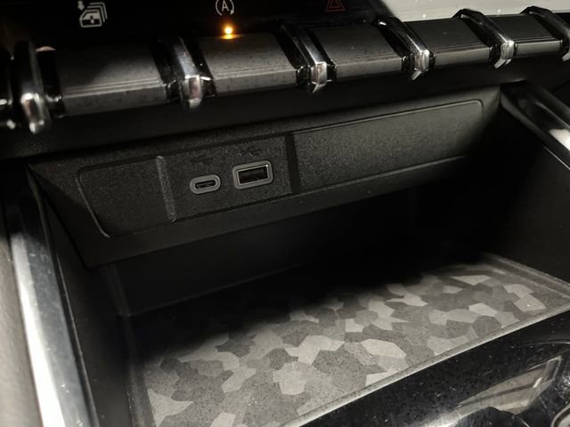 Used 2023 GMC Canyon AT4 image 25