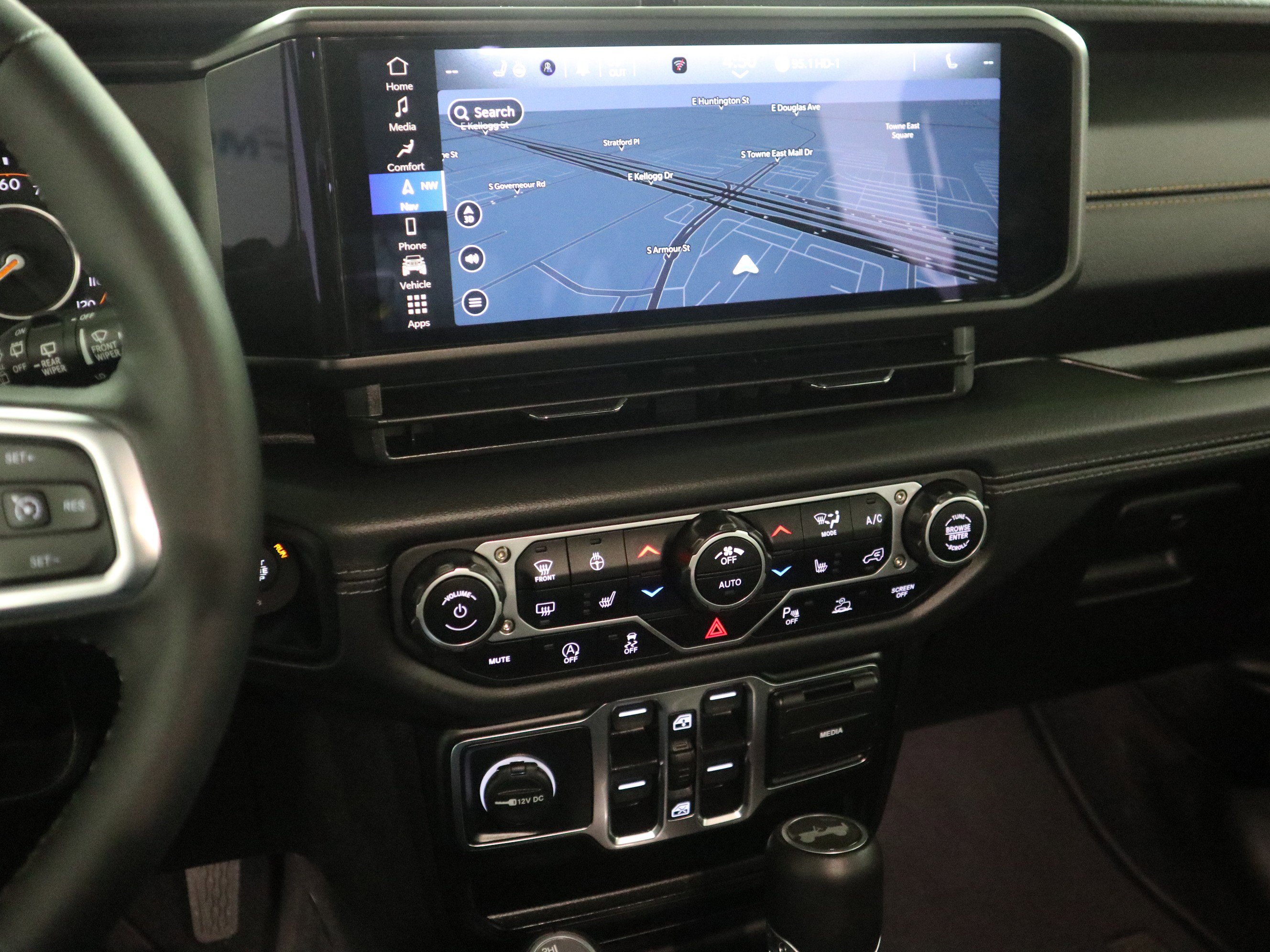 Certified 2025 Jeep Wrangler Unlimited Sahara AWD/4WD image 23