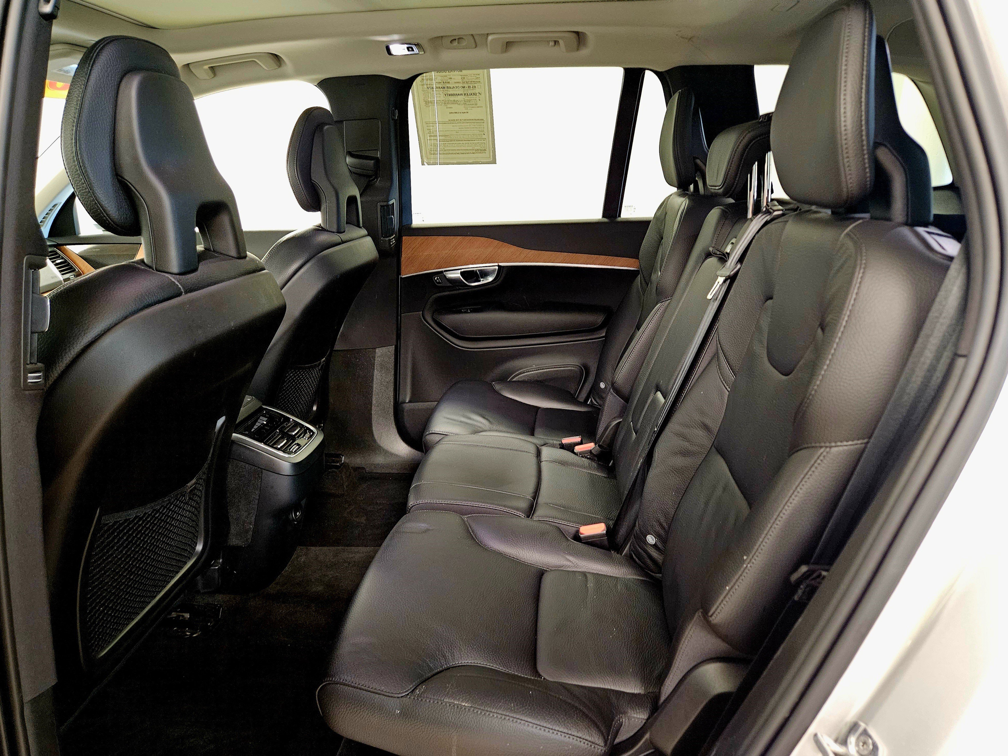 Used 2021 Volvo XC90 T6 Momentum w/ Protection Package Premier AWD/4WD image 12