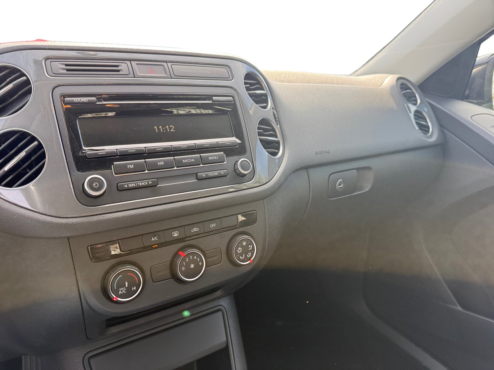 Used 2014 Volkswagen Tiguan S FWD image 11