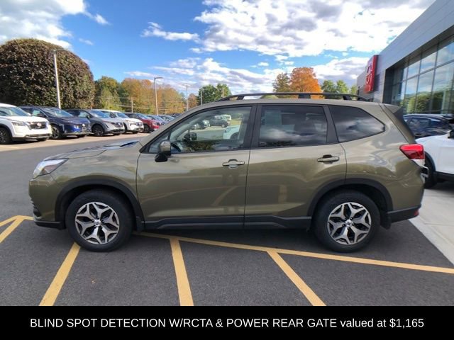 Used 2023 Subaru Forester Premium image 3