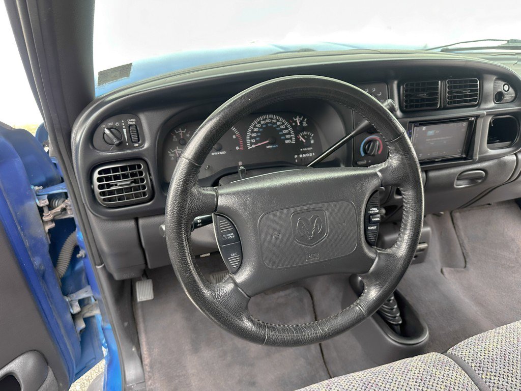 Used 2000 Dodge Ram 1500 Truck ST image 23