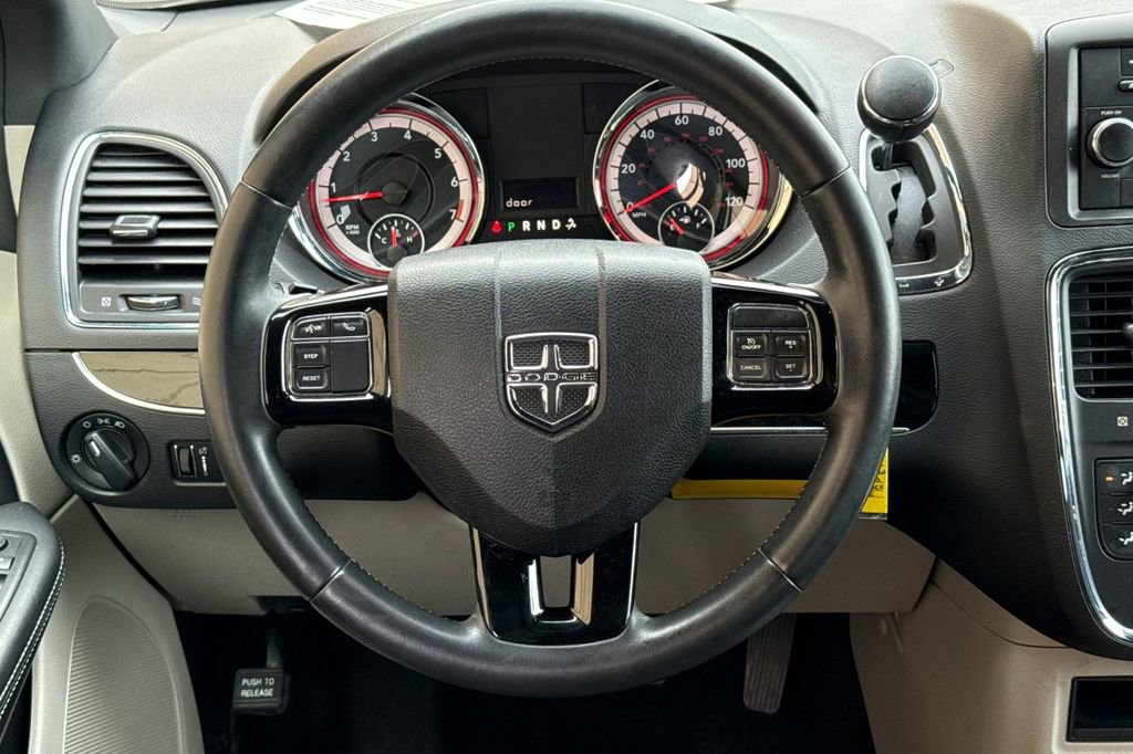 Used 2016 Dodge Grand Caravan SE image 20