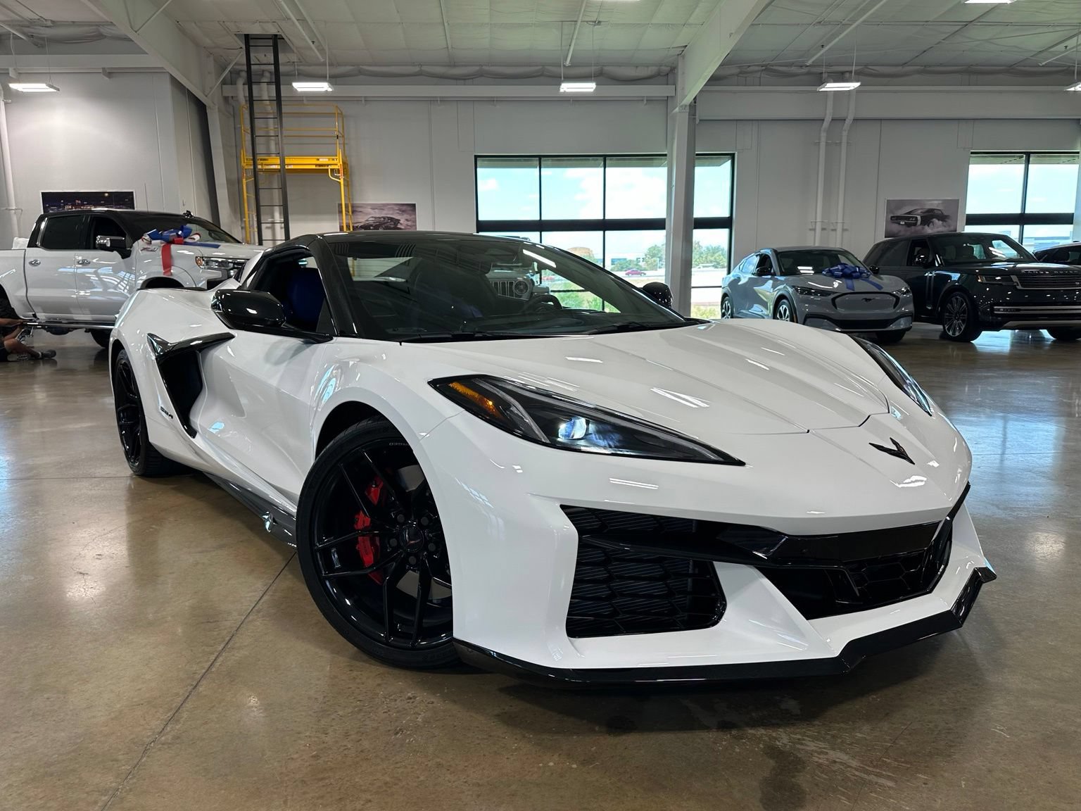 Used 2026 Chevrolet Corvette Z06 w/ Stealth Interior Trim Package RWD image 9