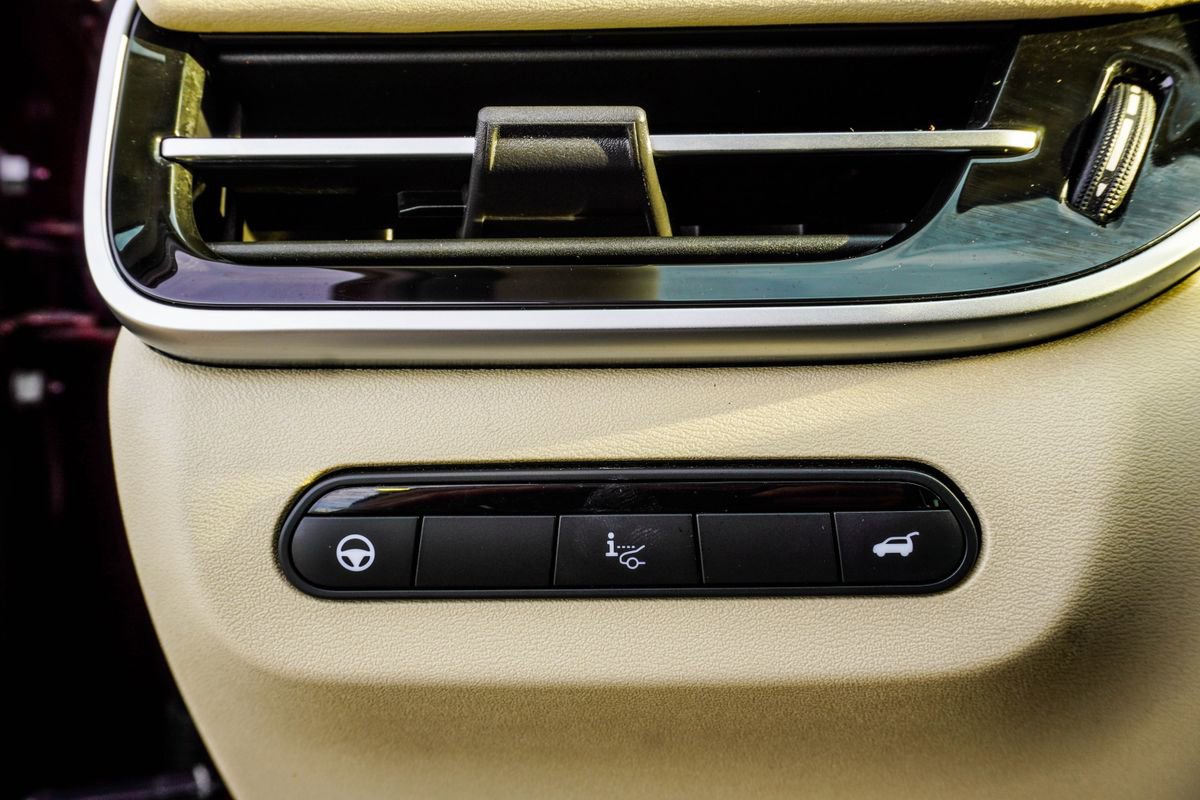 Used 2023 INFINITI QX60 Luxe w/ Vision Package image 29