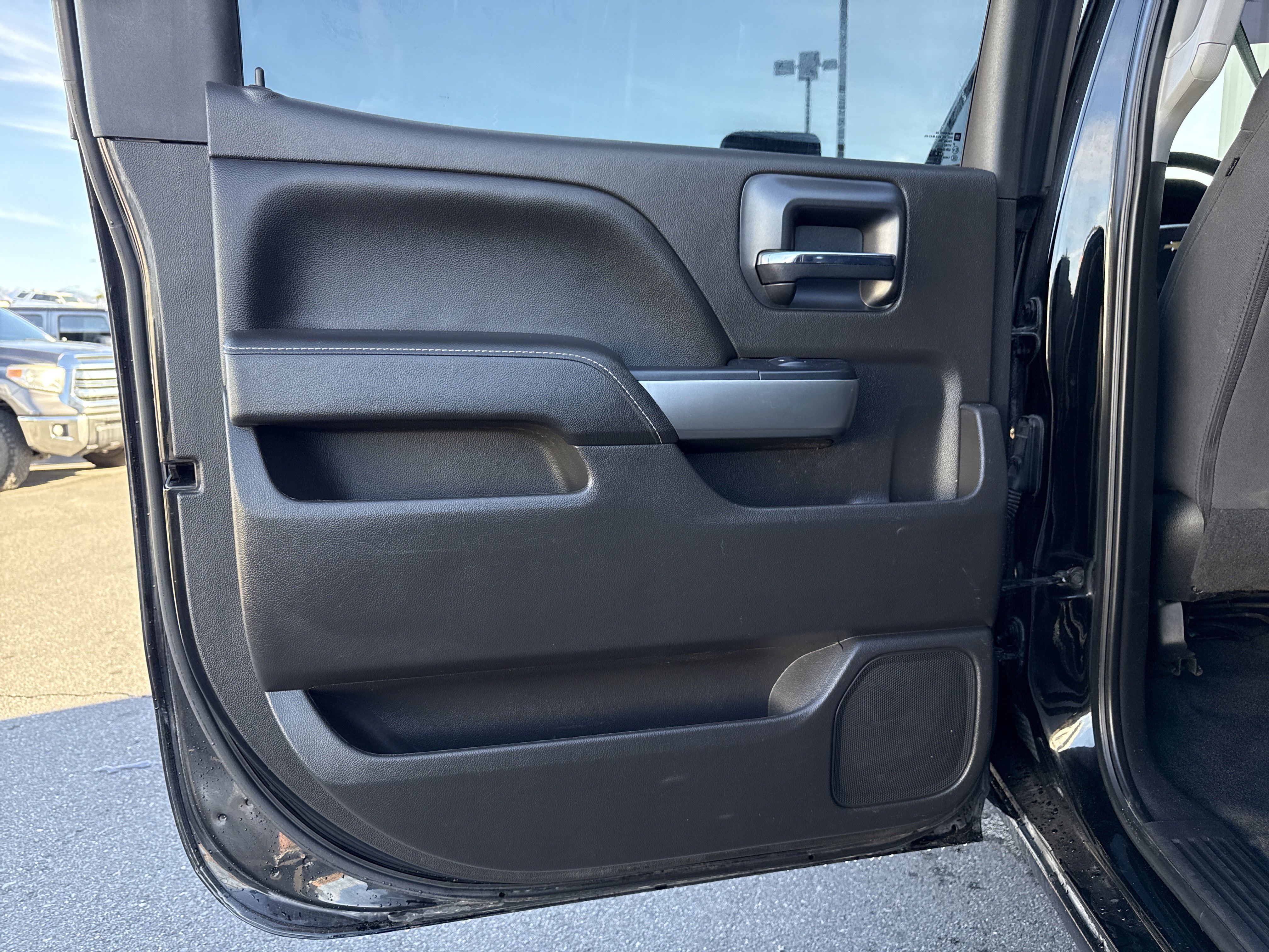 Used 2018 Chevrolet Silverado 1500 LT w/ Texas Edition image 19