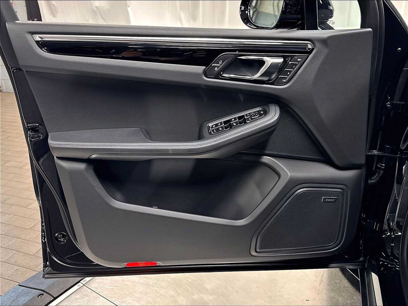 New 2026 Porsche Macan AWD/4WD image 22