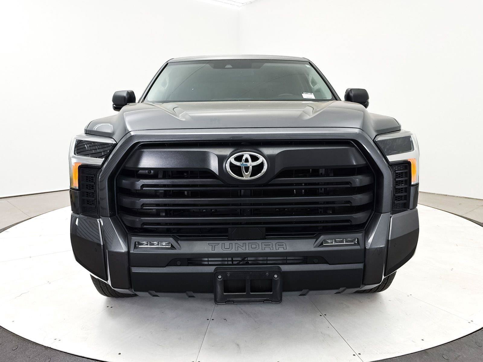 Used 2024 Toyota Tundra SR5 w/ SR5 Convenience Package AWD/4WD image 10
