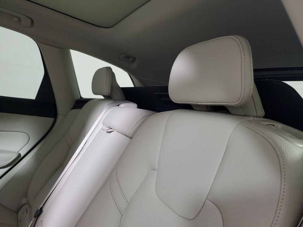 Certified 2024 Volvo XC60 B5 Core w/ Protection Package Premier AWD/4WD image 15