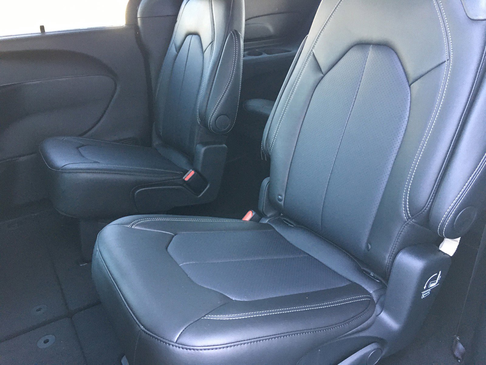 New 2025 Chrysler Pacifica Select image 14