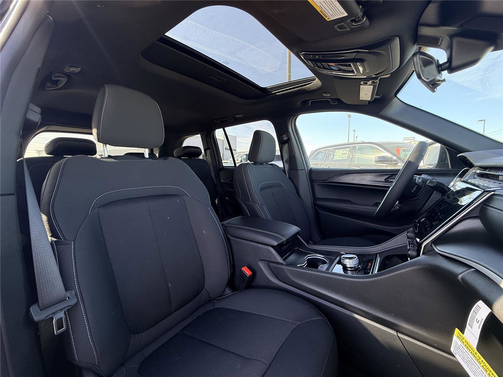 New 2025 Jeep Grand Cherokee Laredo X w/ Luxury Tech Group I AWD/4WD image 9