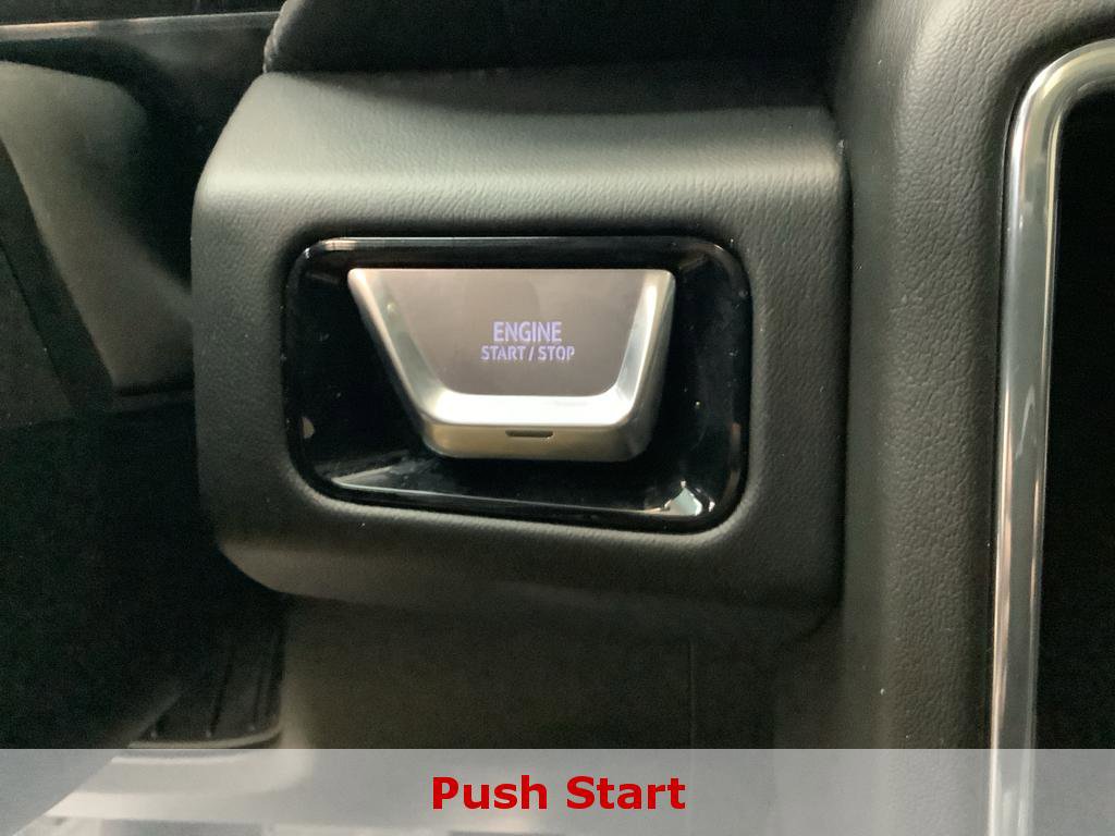 Used 2025 GMC Yukon Denali w/ Advanced Technology Package AWD/4WD image 18