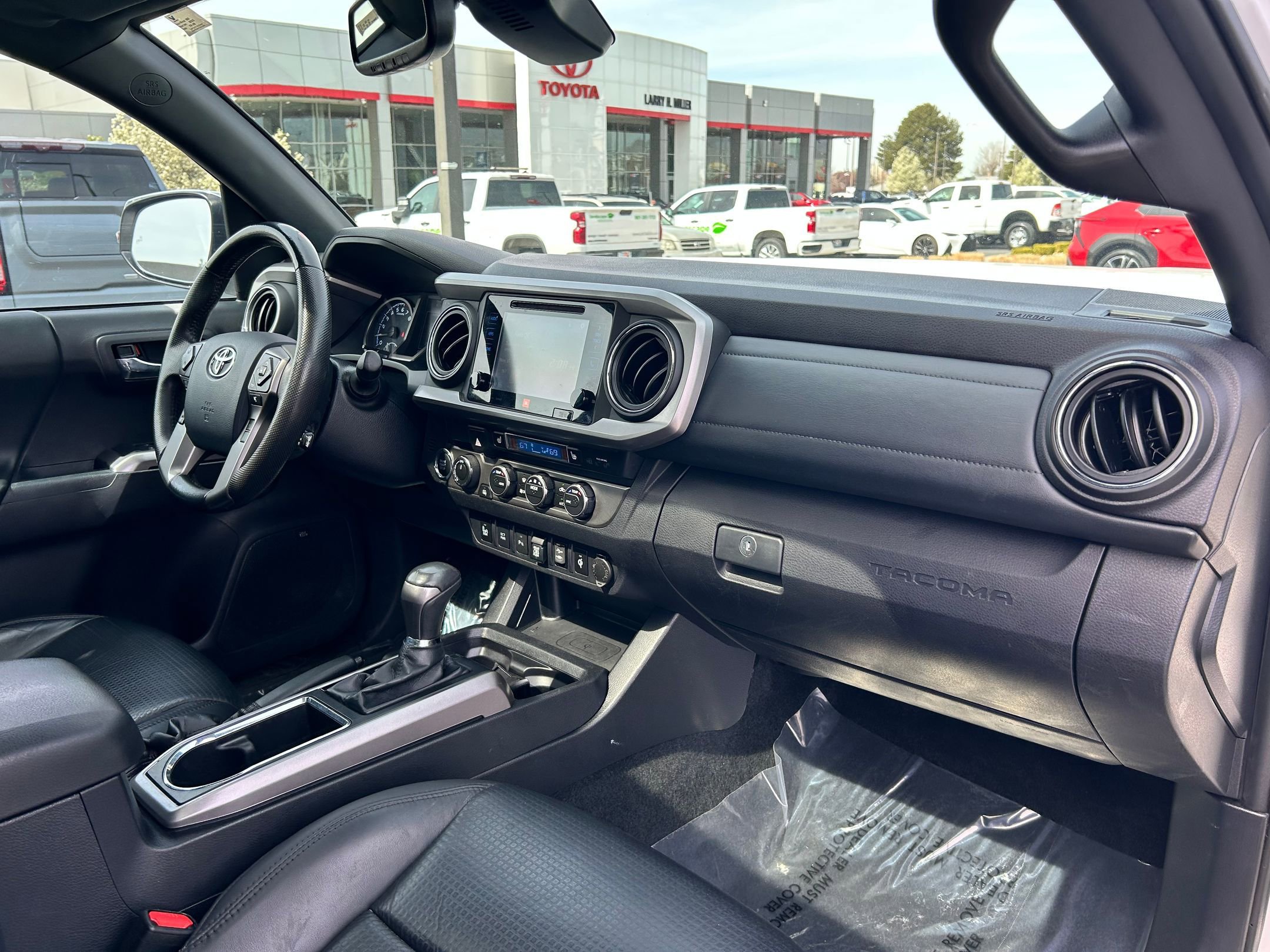 Used 2019 Toyota Tacoma Limited image 27