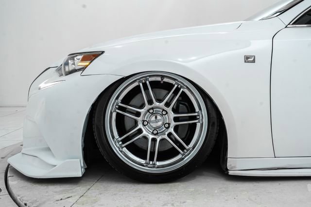 Used 2016 Lexus IS 200t RWD image 11