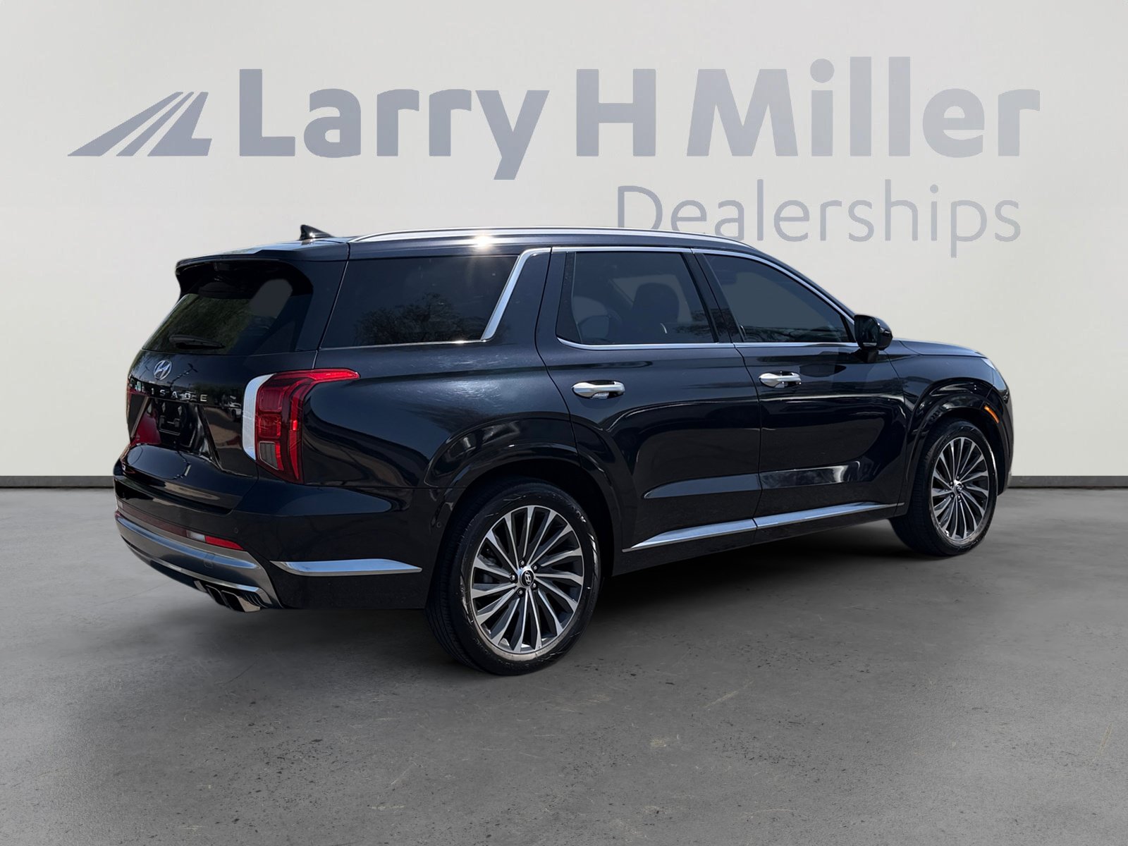 Used 2023 Hyundai Palisade Calligraphy FWD image 5