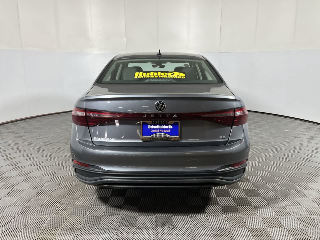 Used 2025 Volkswagen Jetta SE FWD image 7