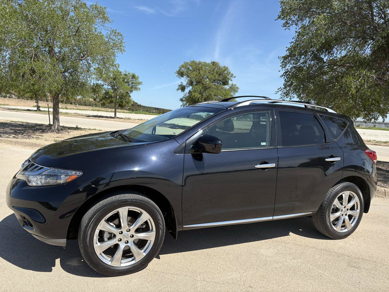 Used 2012 Nissan Murano LE w/ Platinum Pkg FWD image 4