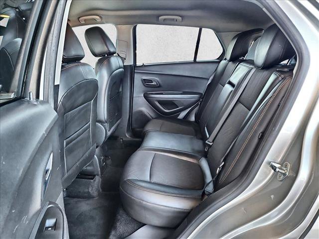 Used 2020 Chevrolet Trax LT w/ LT Convenience Package FWD image 18