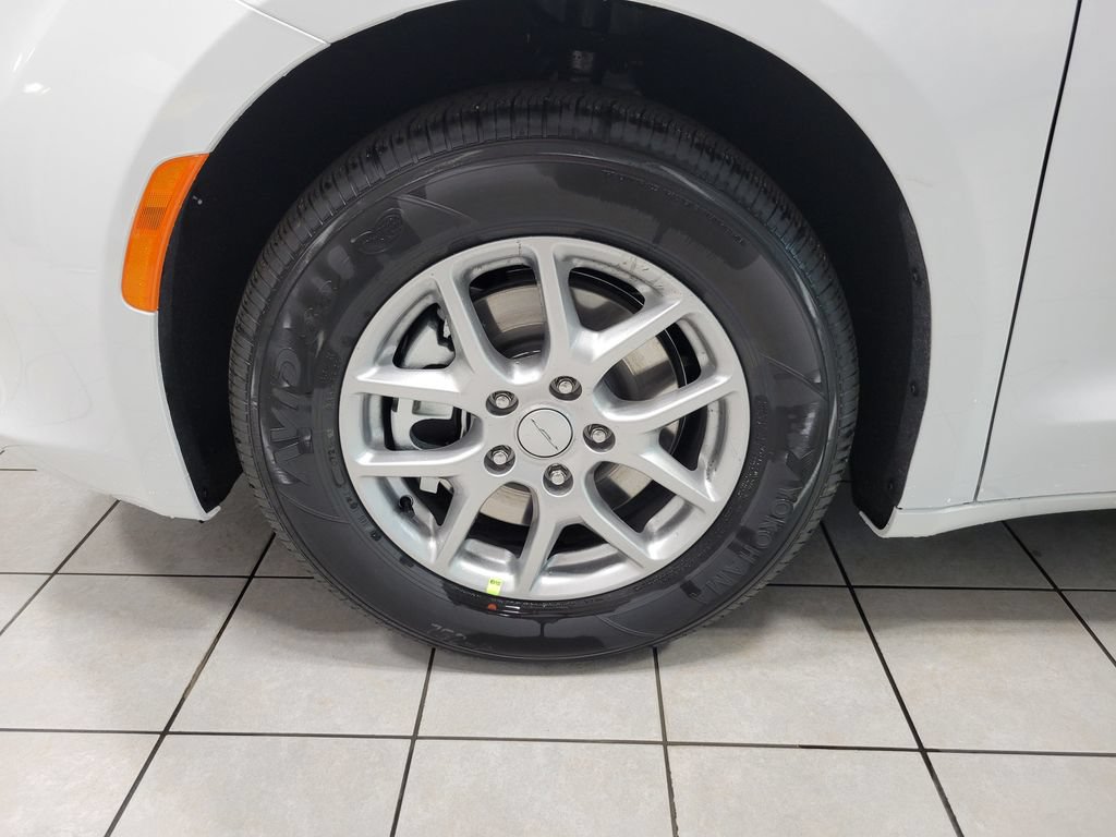 New 2027 Chrysler Pacifica LX FWD image 61