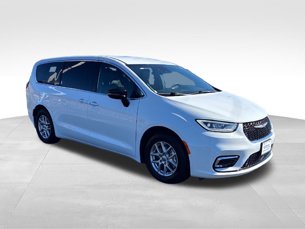 Used 2025 Chrysler Pacifica Select FWD image 7
