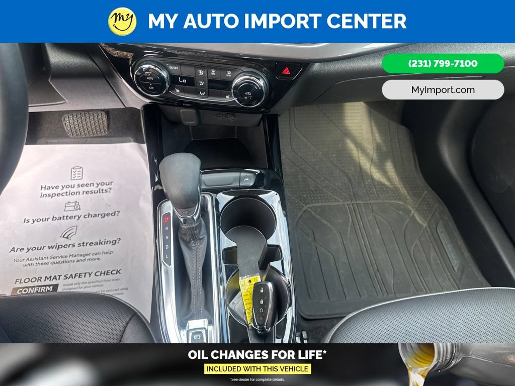 Used 2025 Chevrolet Trax ACTIV FWD image 22