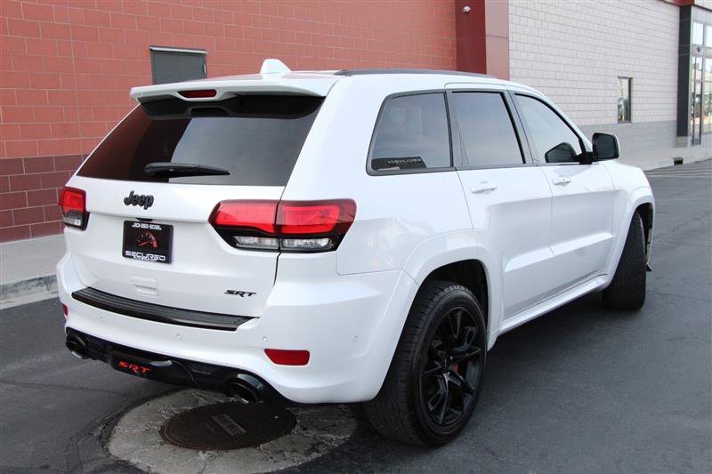 Used 2017 Jeep Grand Cherokee SRT image 10