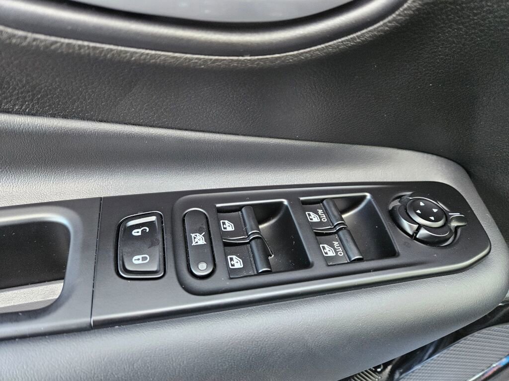 Used 2023 Jeep Renegade Altitude w/ Sun/Sound Group image 17