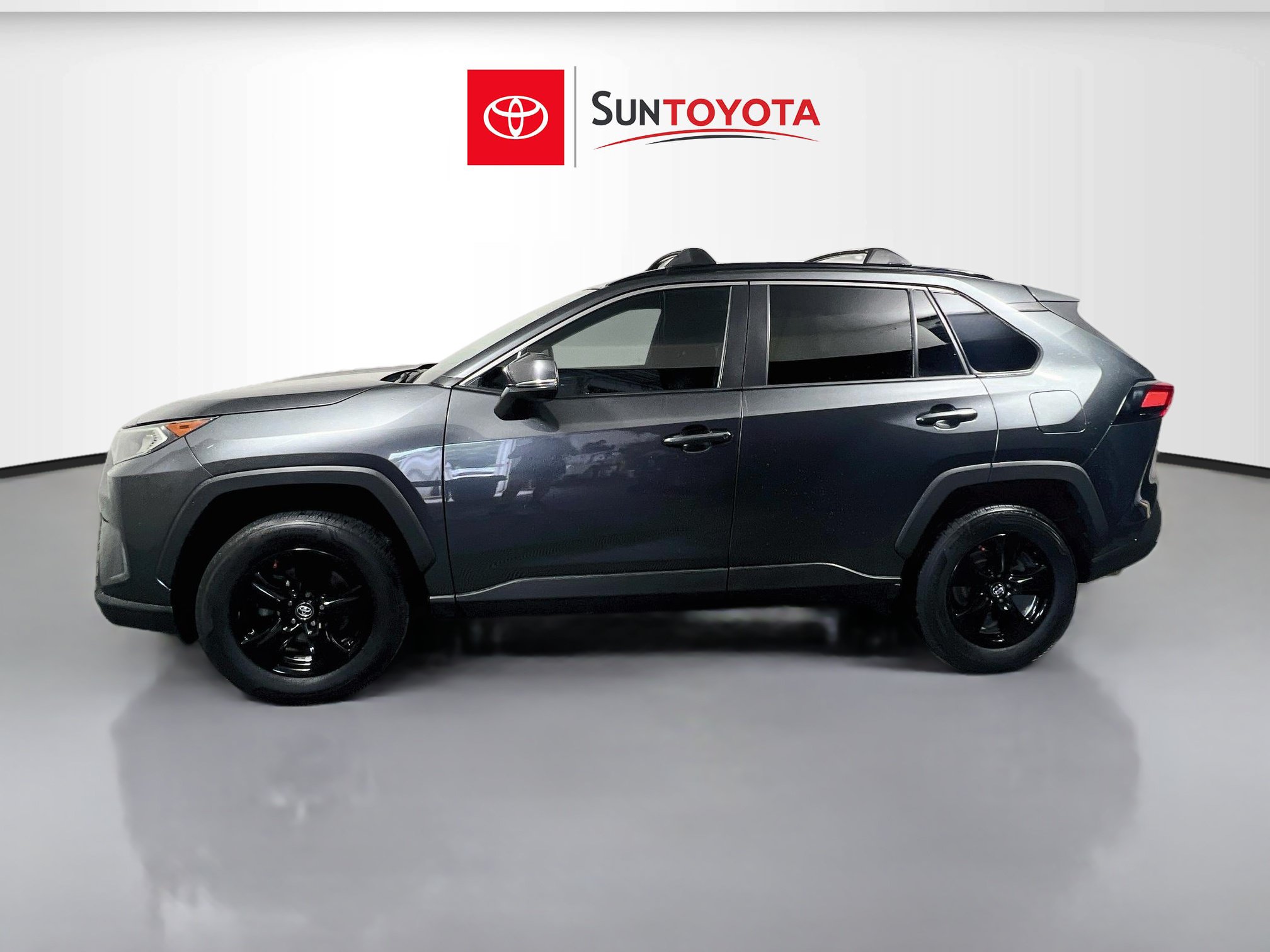 Used 2019 Toyota RAV4 XLE w/ Convenience Package FWD image 7