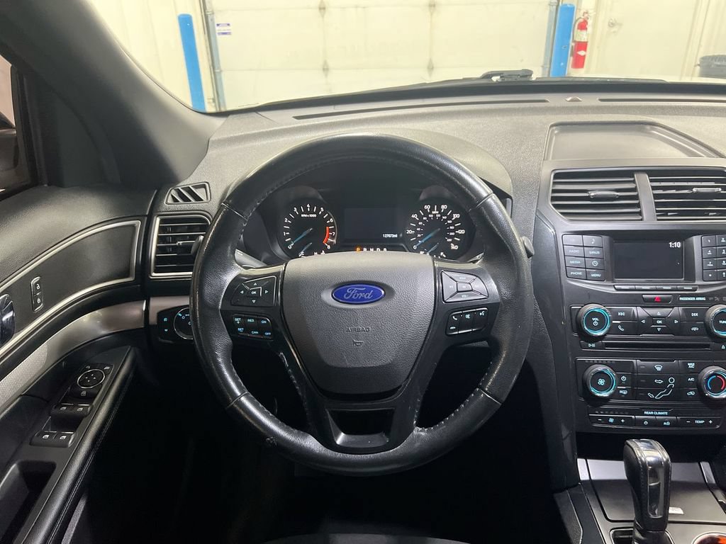 Used 2017 Ford Explorer XLT AWD/4WD image 11