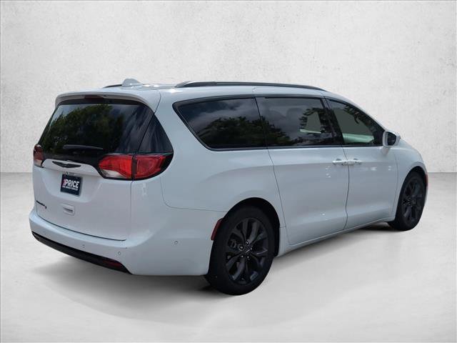 Used 2019 Chrysler Pacifica Touring-L Plus w/ Advanced Safetytec Group FWD image 5