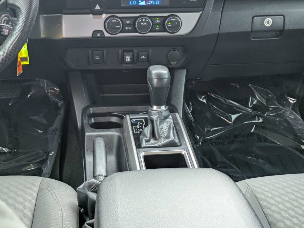Used 2021 Toyota Tacoma SR5 RWD image 19