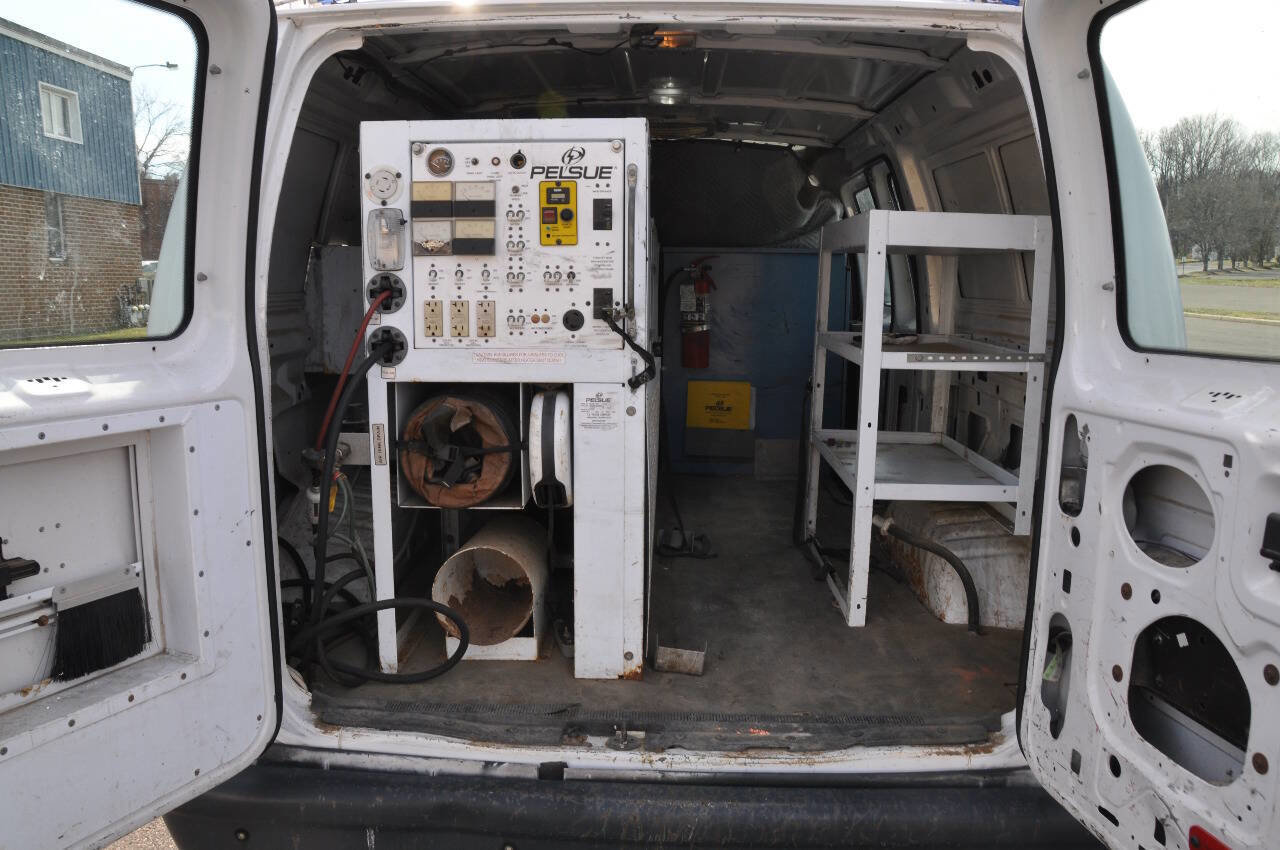Used 2013 Ford E-250 and Econoline 250 RWD image 4