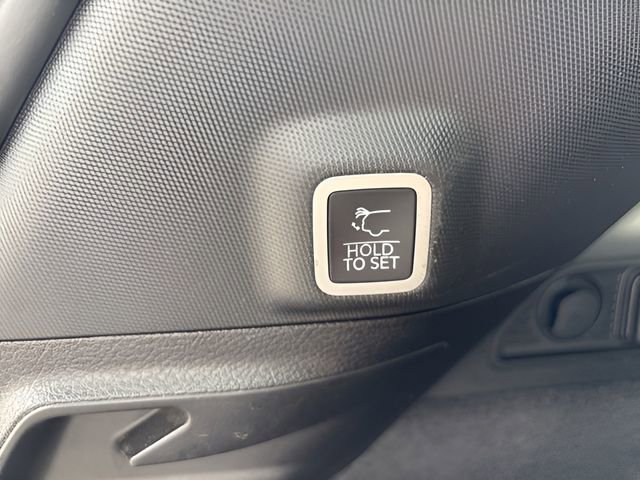 Used 2022 Jeep Grand Cherokee Summit w/ Luxury Tech Group V image 22